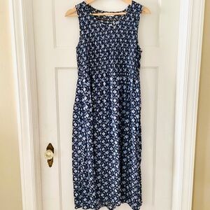 Croft & Barrow Smocked Bodice Womens M midi Dress Blue White Floral Prairie